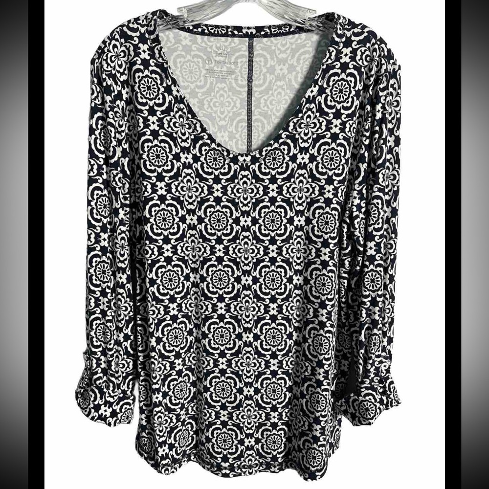 T by Talbots Women's ROLL TAB Sleeve Top Size LG Comfortable UPF +50 Navy White